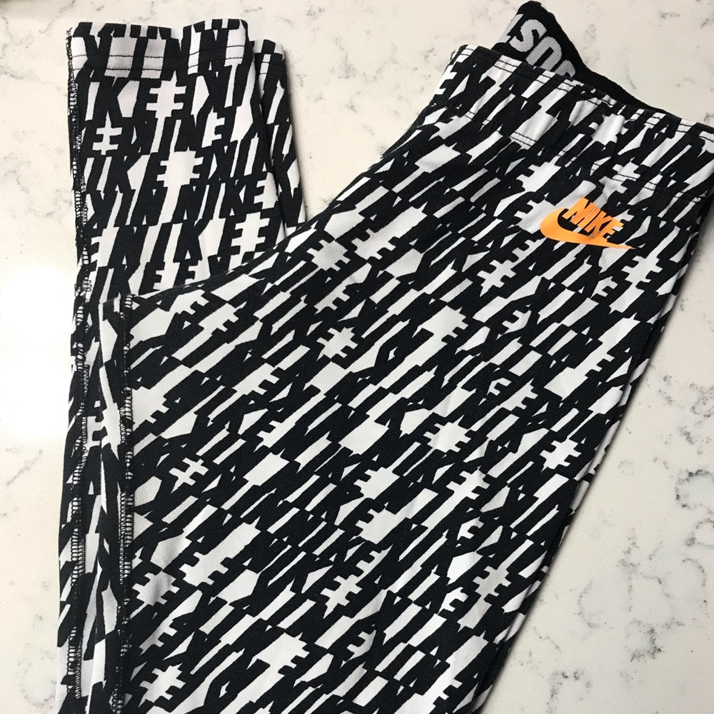 NIKE Leggings